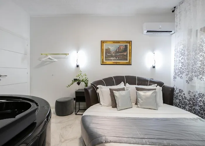 Gregorio Vii Luxury San Damaso Hotel 3*
