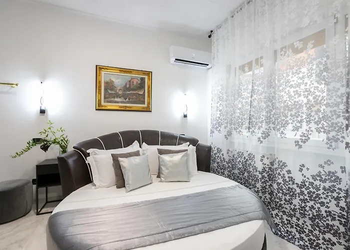 Gregorio Vii Luxury San Damaso Hotel 3*