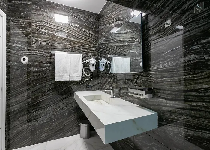Gregorio Vii Luxury San Damaso Hotel 3*