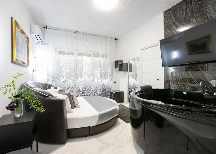 Gregorio Vii Luxury San Damaso Hotel