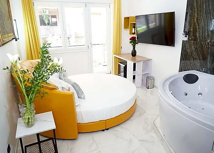 מלון Gregorio Vii Luxury San Damaso 3*