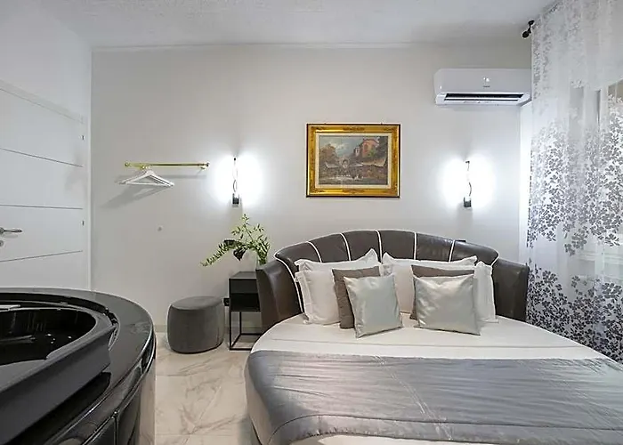 Gregorio Vii Luxury San Damaso 3*