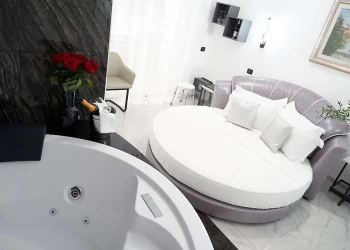 Gregorio Vii Luxury San Damaso Hotel
